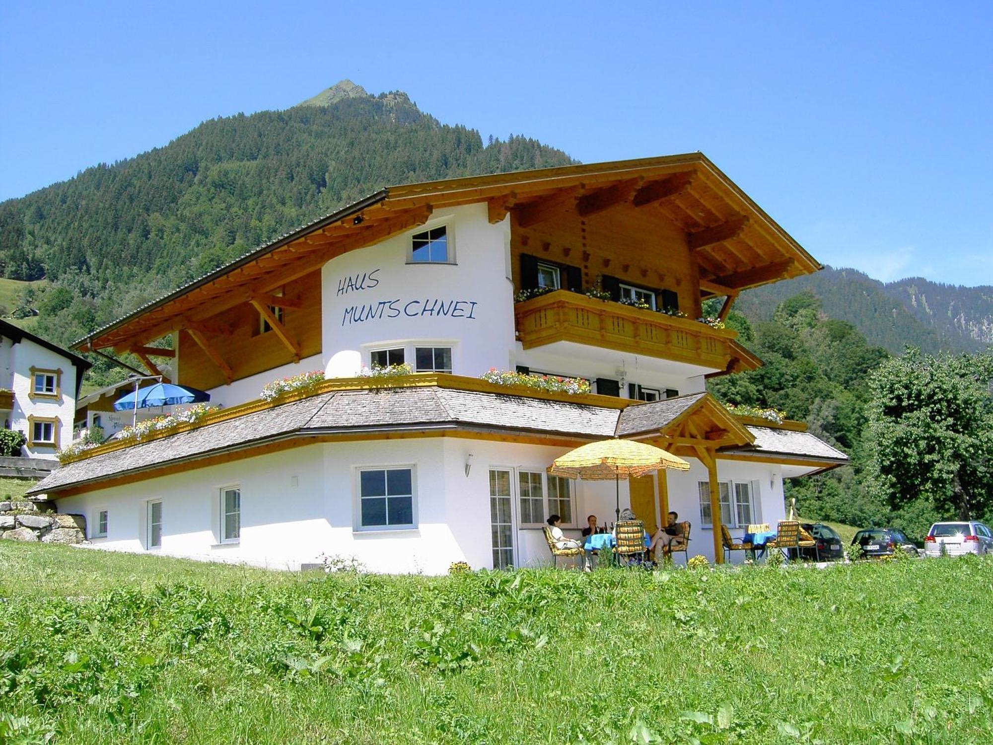 Haus Muntschnei *